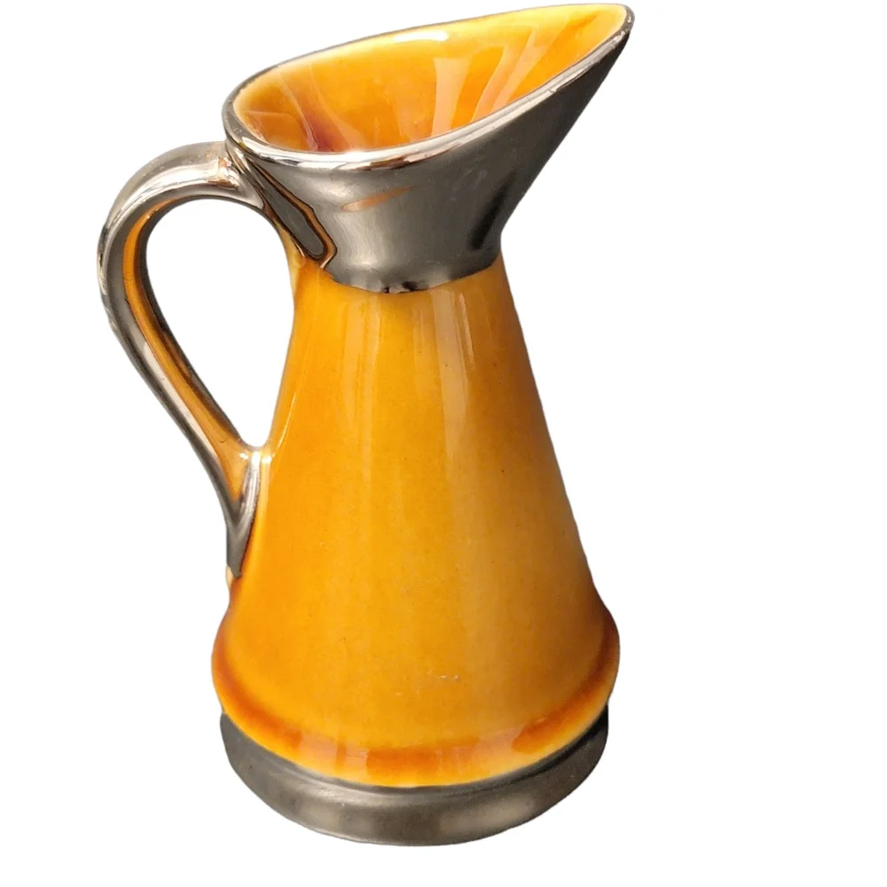 Wade antique yellow